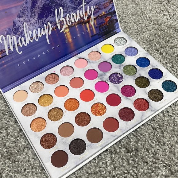 IGOODCO 40 Color Eyeshadow Palette - Picture 2 of 4